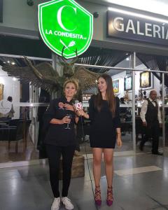 Lucy Noriega entrevistada para Q Tv por Jaqueline Lomeli en La Condesita Vip