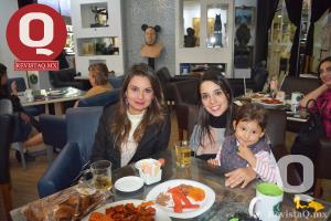 María Patiño, Carolina Ortiz y Roberta Huacuja